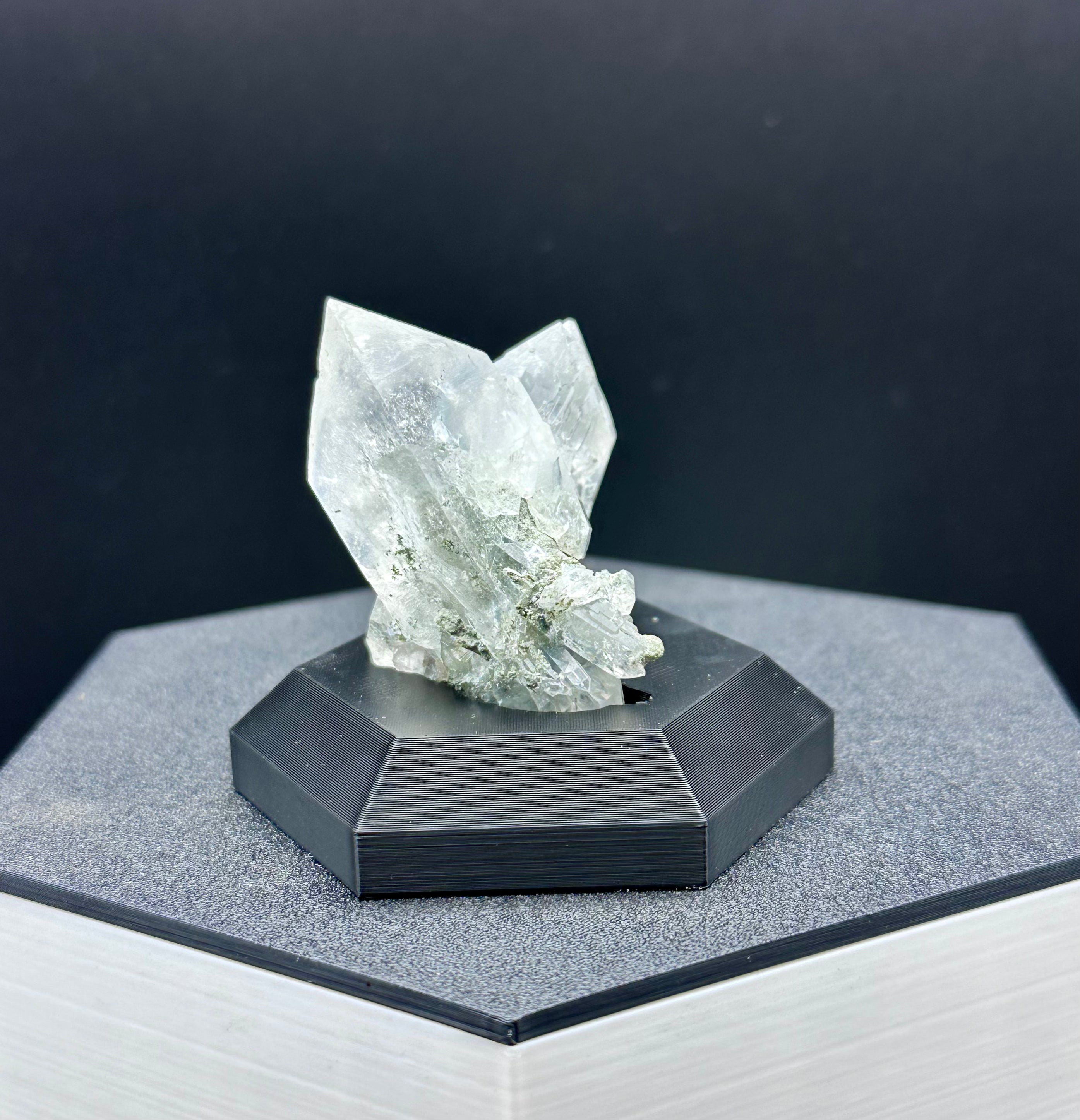 Chlorite Included Quartz – Pakistan