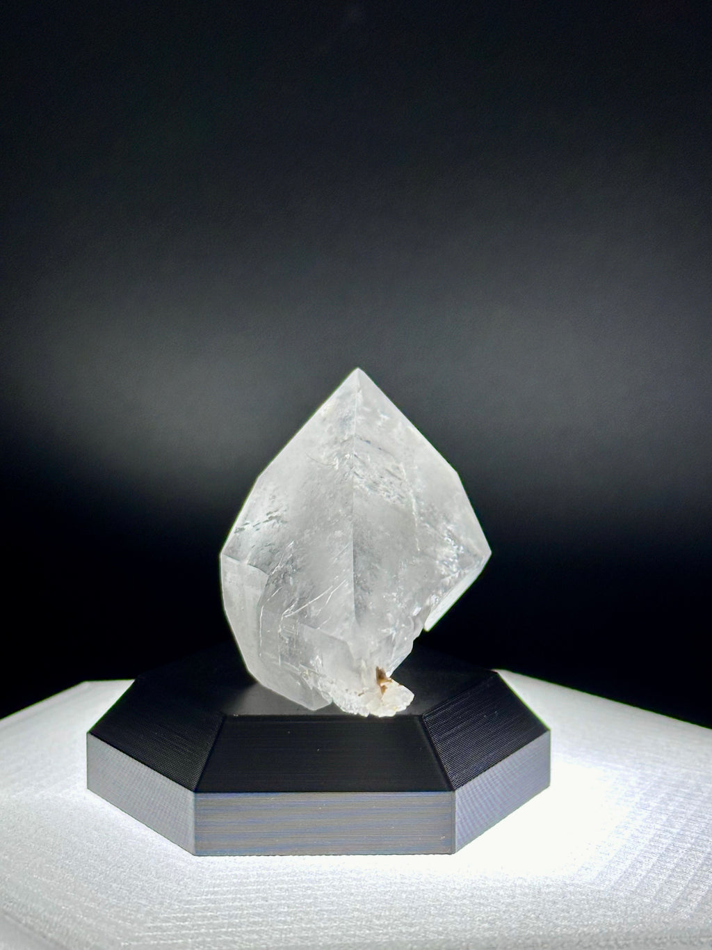 Faden Quartz “Star Destroyer” w/ Illuminated HexRiser – Pakistan