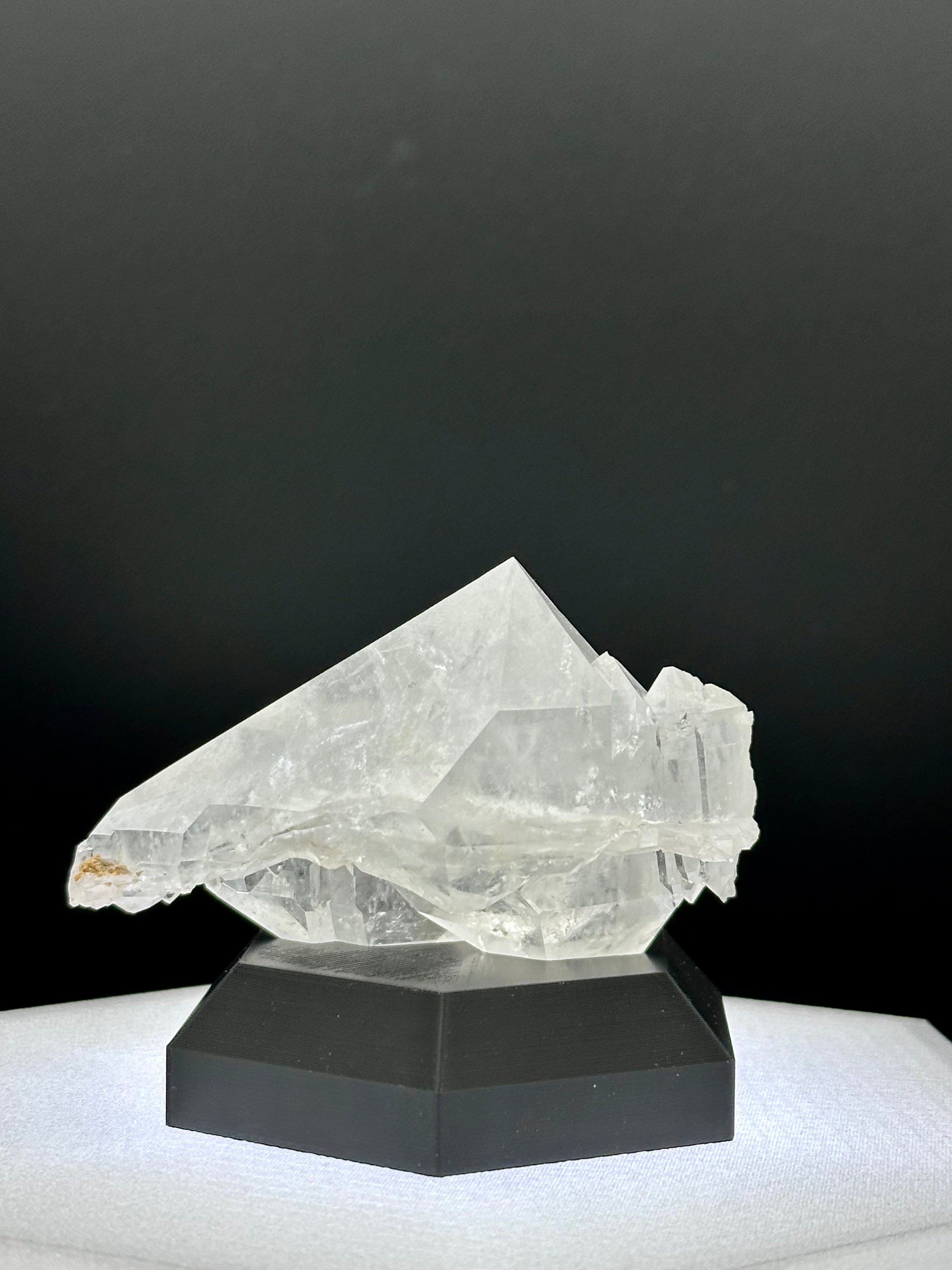 Faden Quartz “Star Destroyer” w/ Illuminated HexRiser – Pakistan