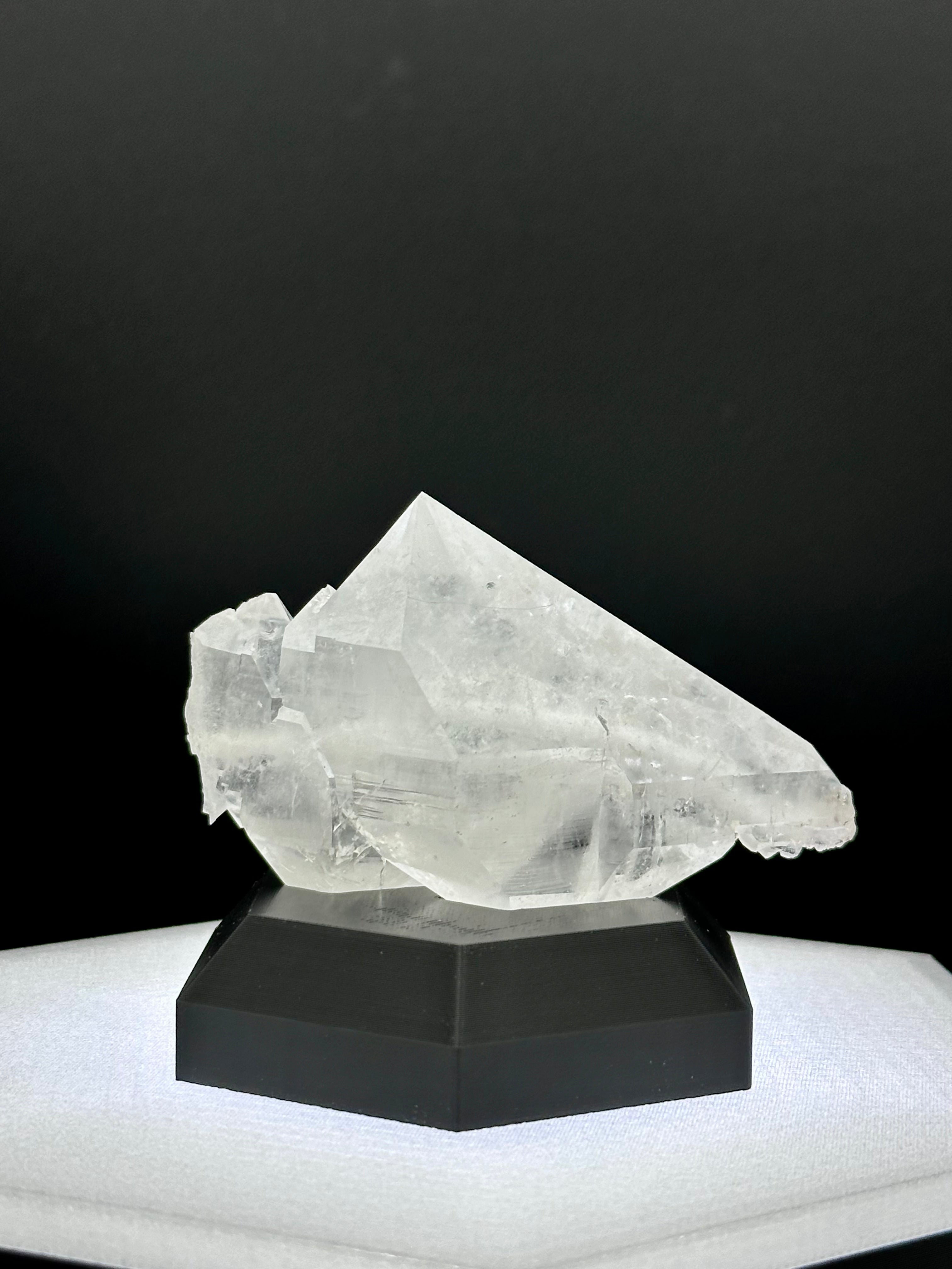 Faden Quartz “Star Destroyer” w/ Illuminated HexRiser – Pakistan