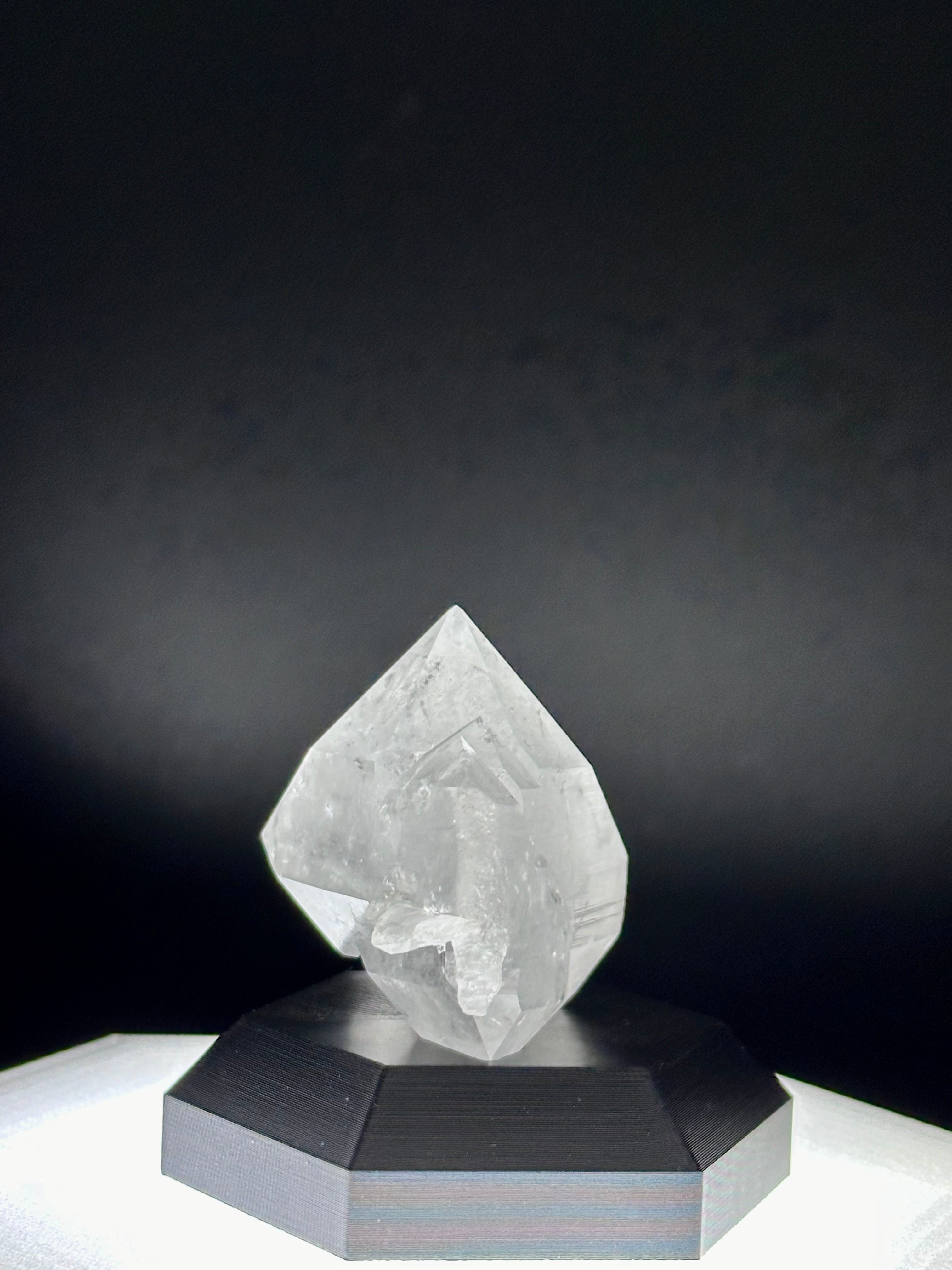 Faden Quartz “Star Destroyer” w/ Illuminated HexRiser – Pakistan