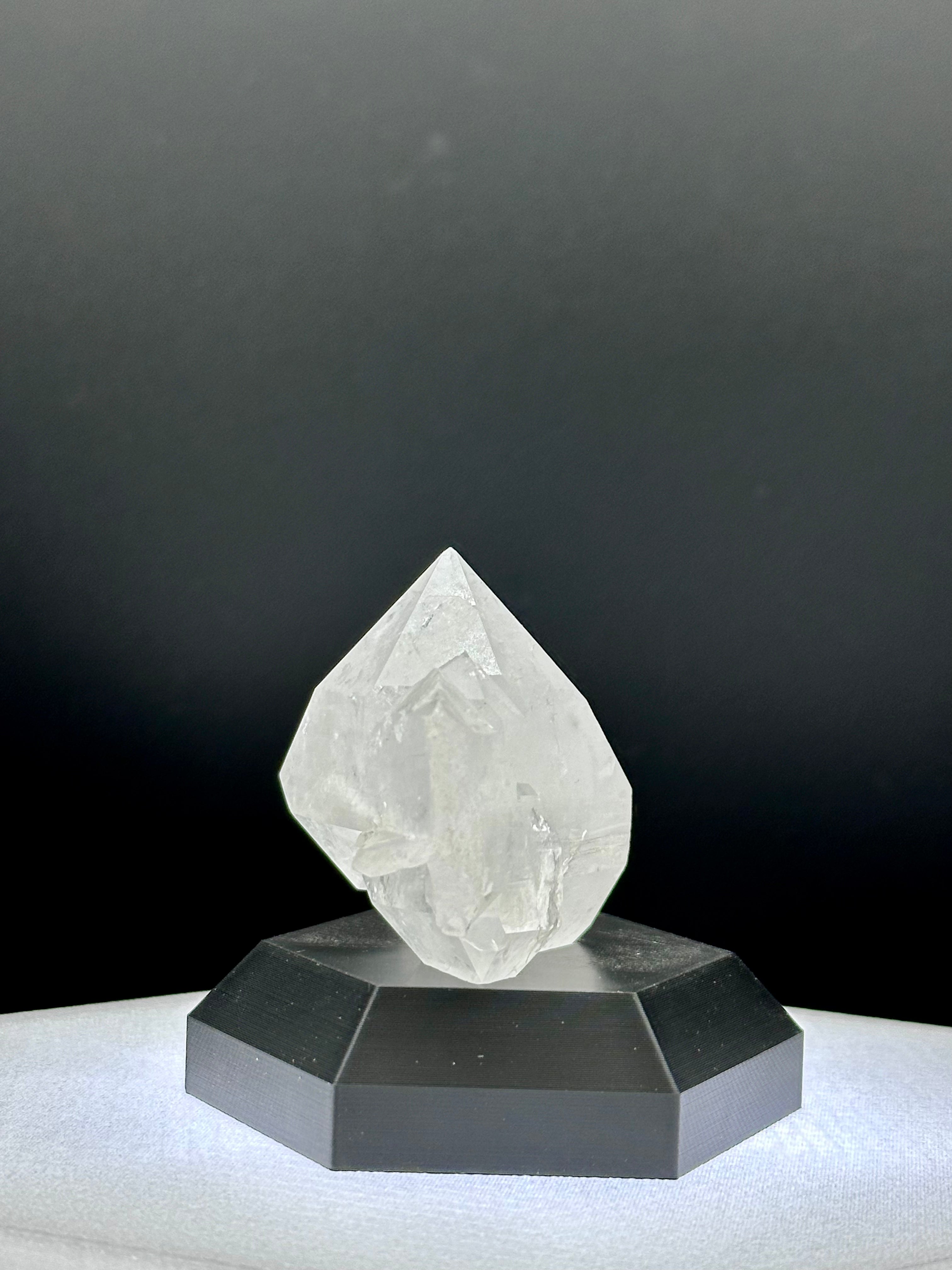 Faden Quartz “Star Destroyer” w/ Illuminated HexRiser – Pakistan