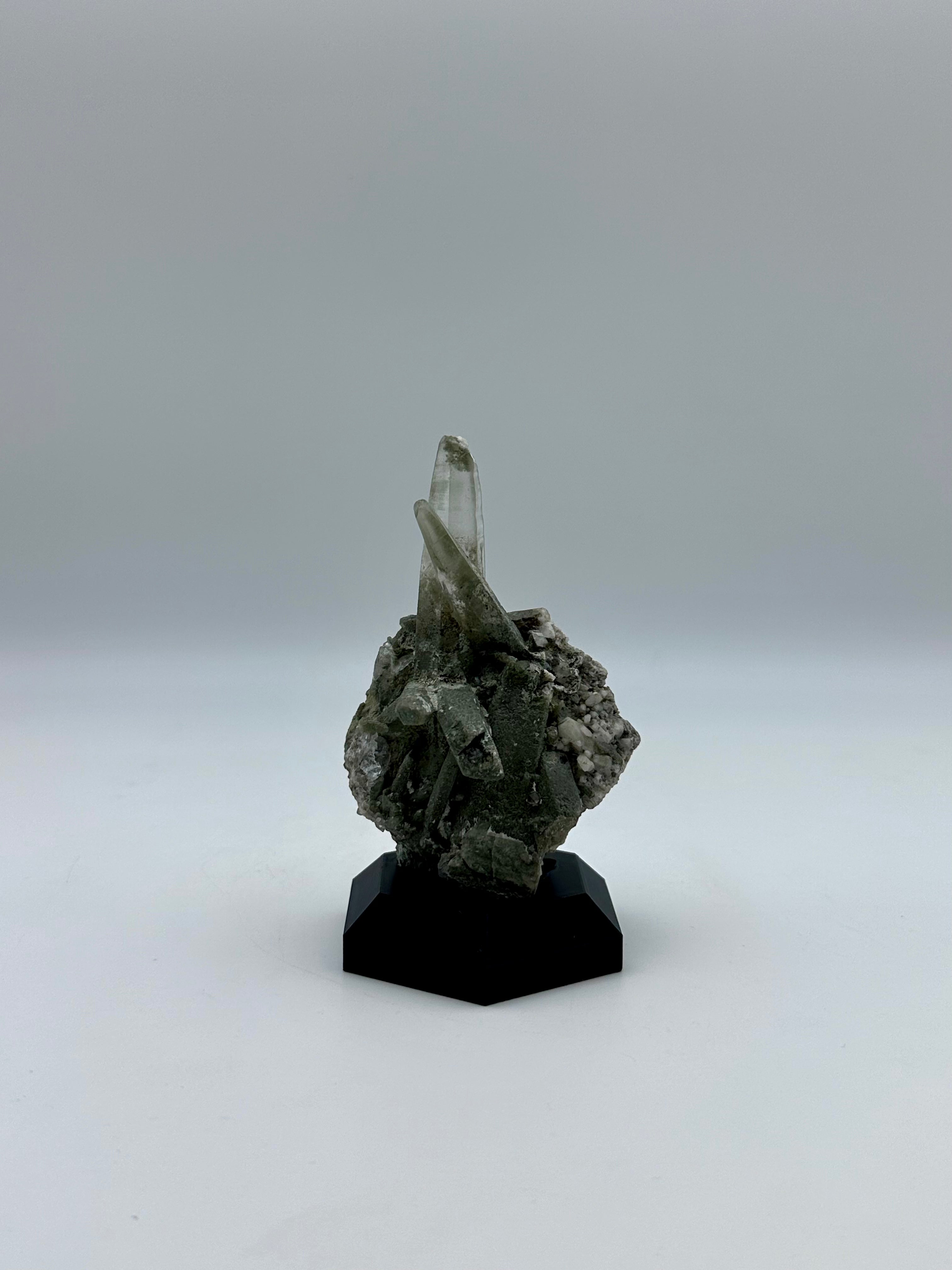Chlorite Quartz Cluster – Pakistan